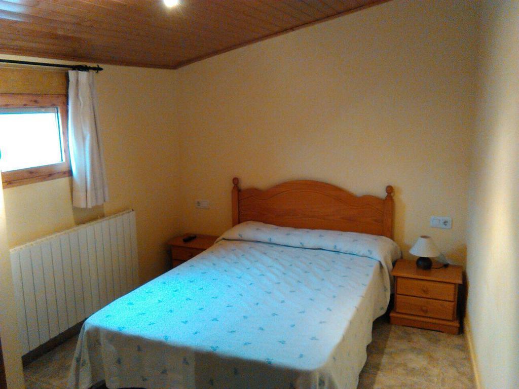 Apartamentos Turísticos Rosario Camarena de la Sierra Quarto foto