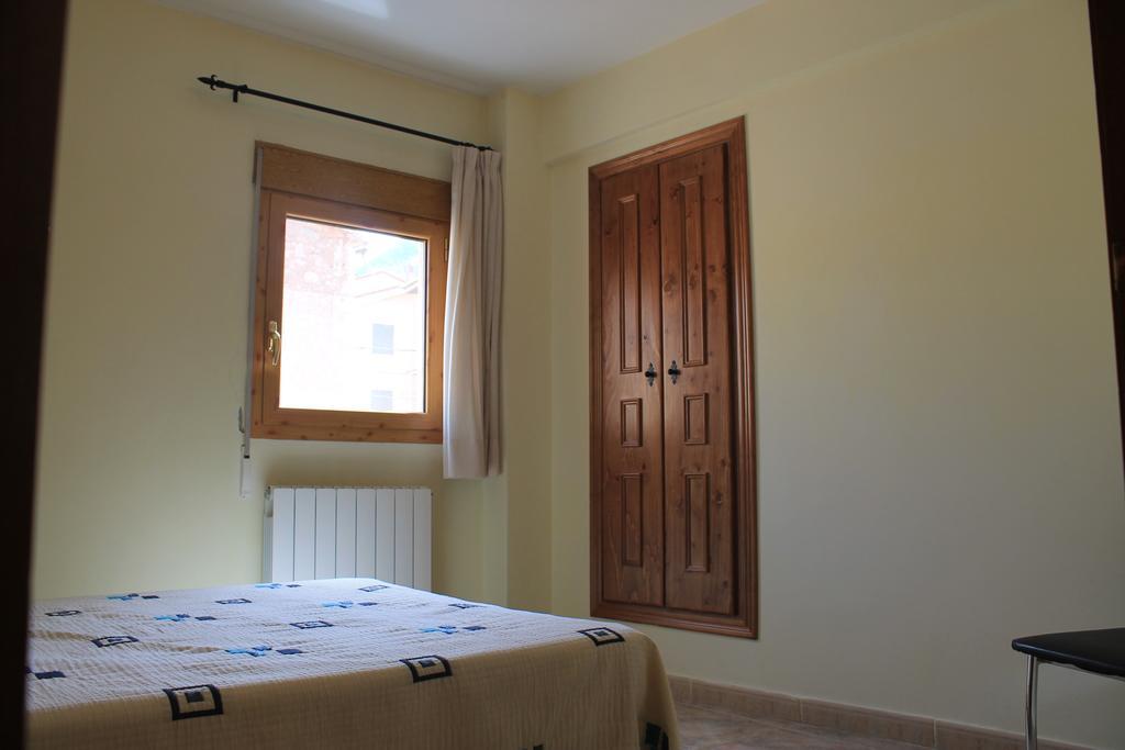Apartamentos Turísticos Rosario Camarena de la Sierra Quarto foto