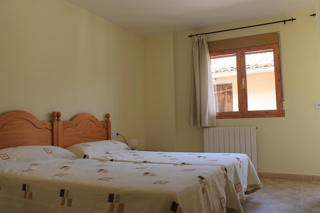 Apartamentos Turísticos Rosario Camarena de la Sierra Quarto foto